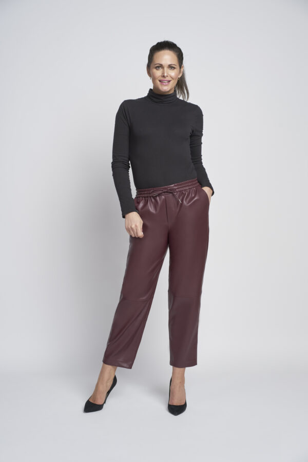 Leatherlook Elasticated Waist Jogger Wine Pinns