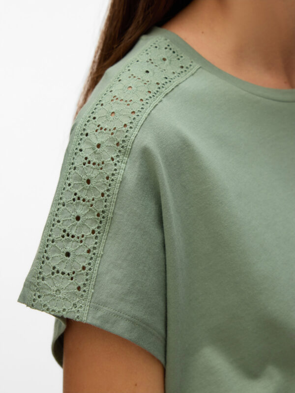 VMEmmy Lace Tape Top Hedge Green Vero Moda - Image 2